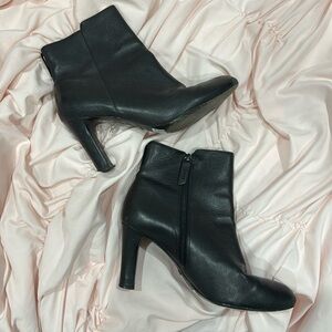 Schutz Black Leather Heeled Ankle Boots